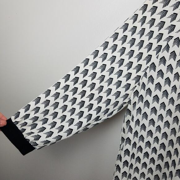 Aqua Womens Black & White Chevron Print W/ Contrast Hem Dolman Top Small - Picture 7 of 9